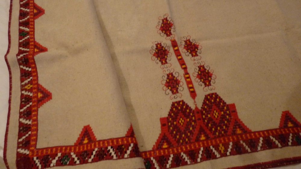 Покривка за маса -120х120 см.