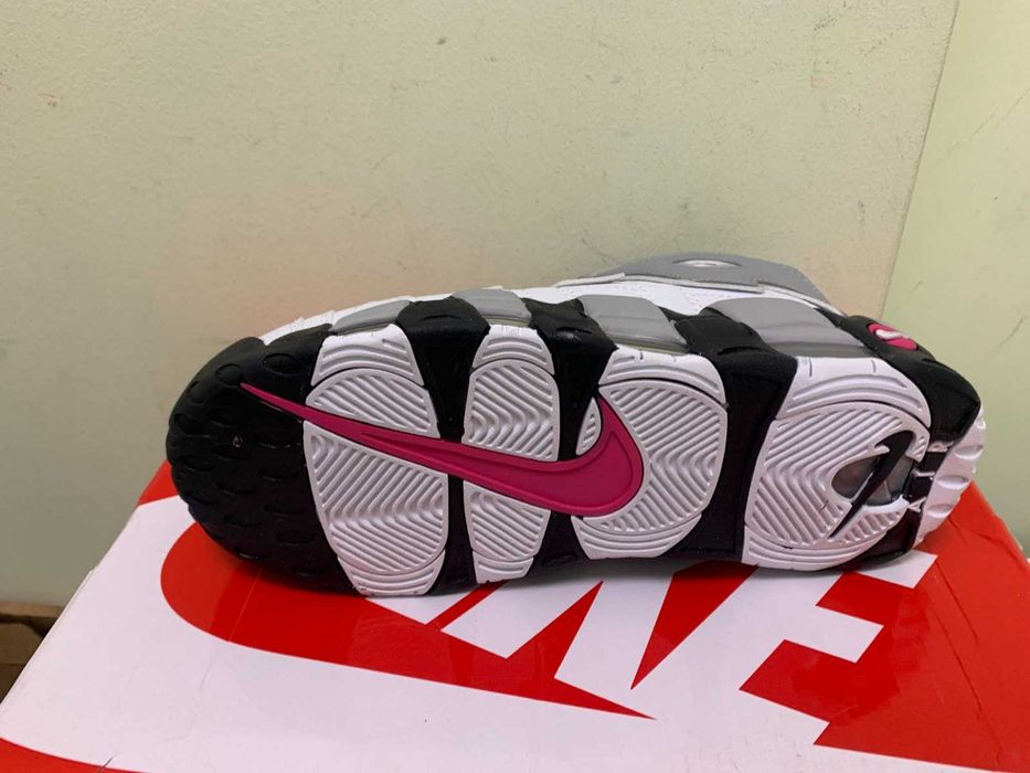 Оригинални нови дамски маратонки Nike Air Uptempo 96 PRM  номер 38