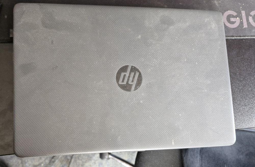 HP din 2021 in stare foarte buna. Pentru copii, studenti sau munca de birou