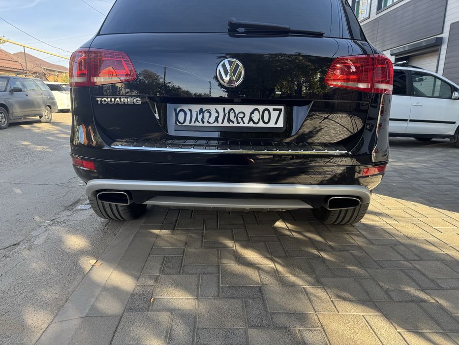 Накладки бампера touareg NF