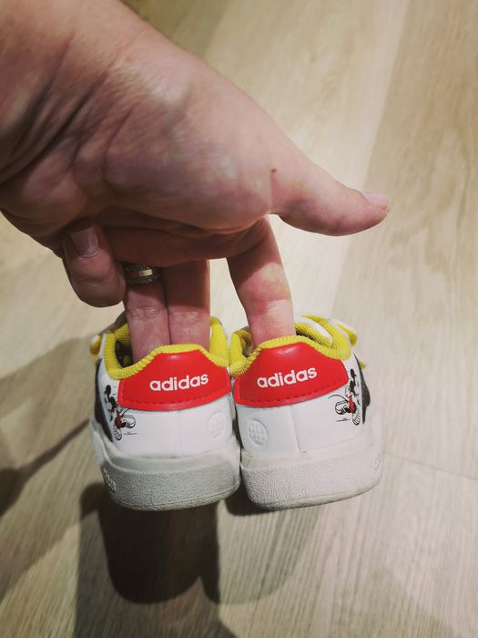 Adidas disney marimea 22