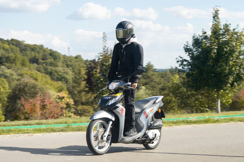 Scuter Honda Vision 115 2018