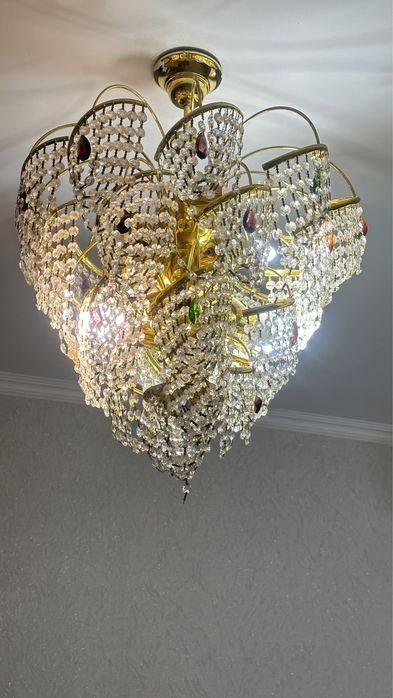 Люстра для дома 10.000