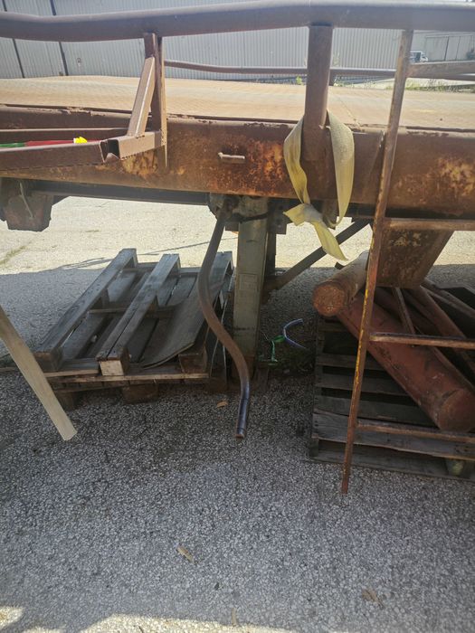 Товарна рампа за мотокар