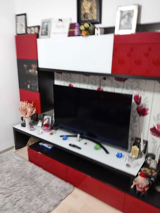 Bucătărie și living complete, aproape noi