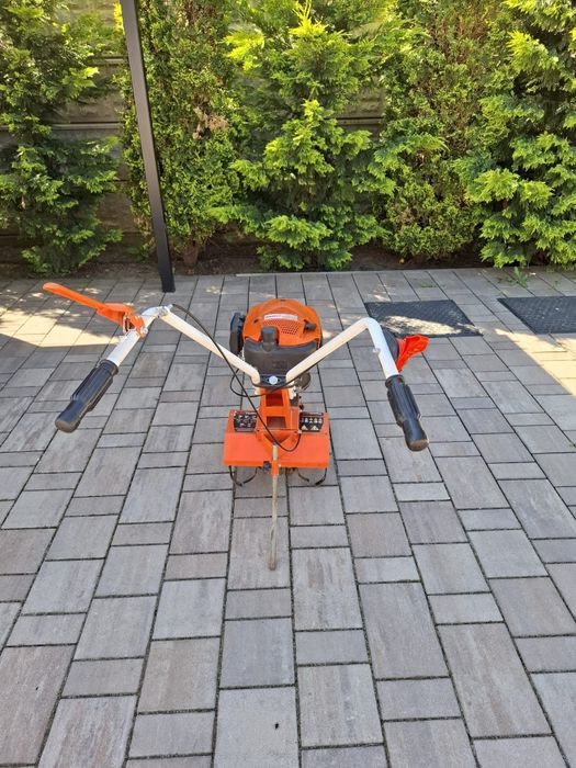 Vând motocultor Ruris