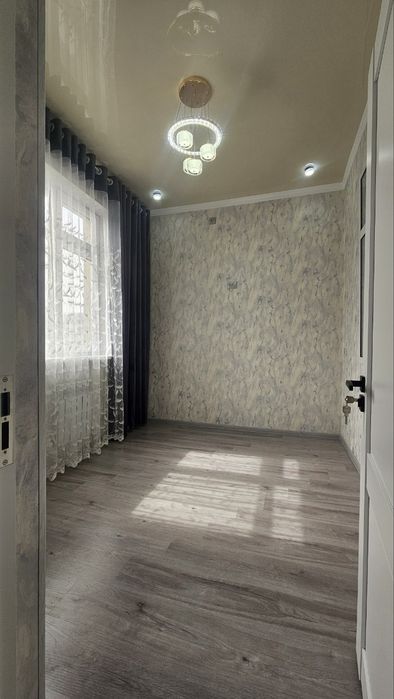 1 хона 2 хона килинган янги бозор Тинчлик офиси 22- мактаб ёнида