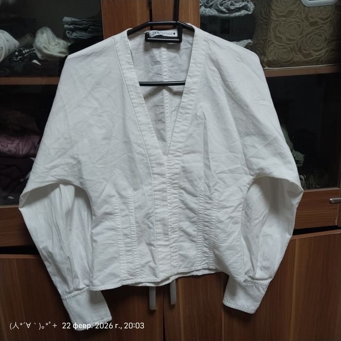 Белая рубашка по фигуре. Zara