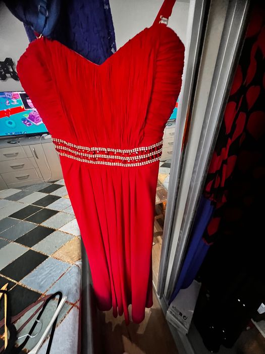 Haine de damă,  rochii