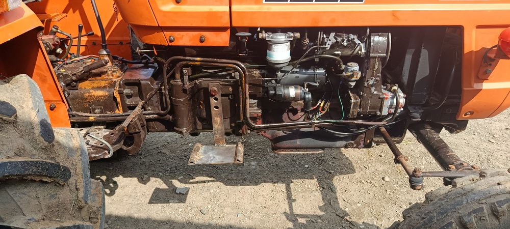Vând tractor Fiat 420
