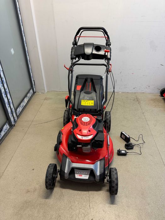 Косачка бенз. самоход 3.7kW 53cm 21" 70L 2500m2 RDP-GLM11 + 1 батерия 2Ah