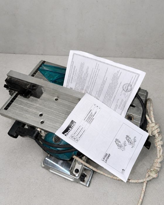 Торцовочная пила Makita