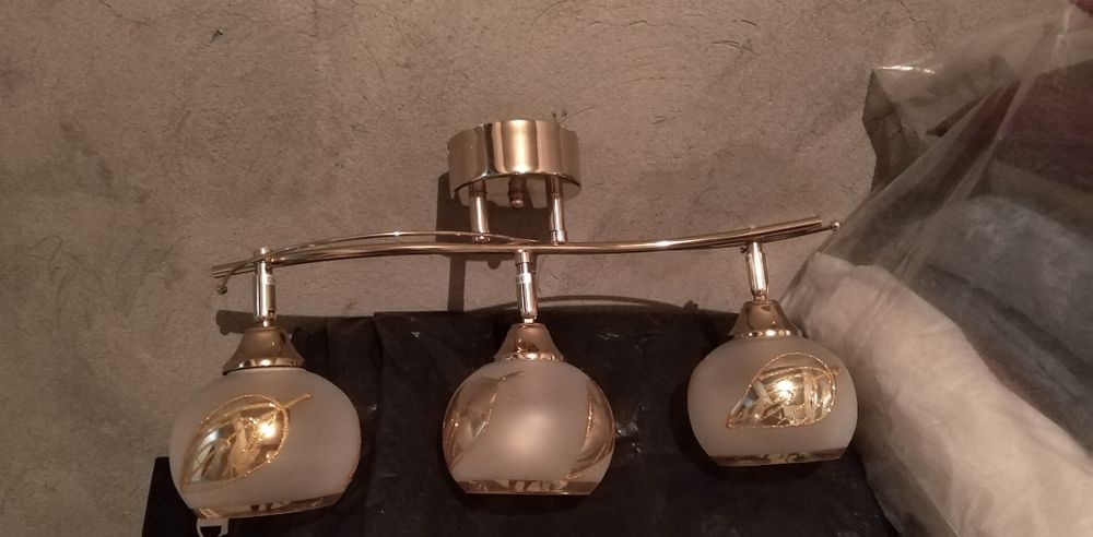 Продается люстра