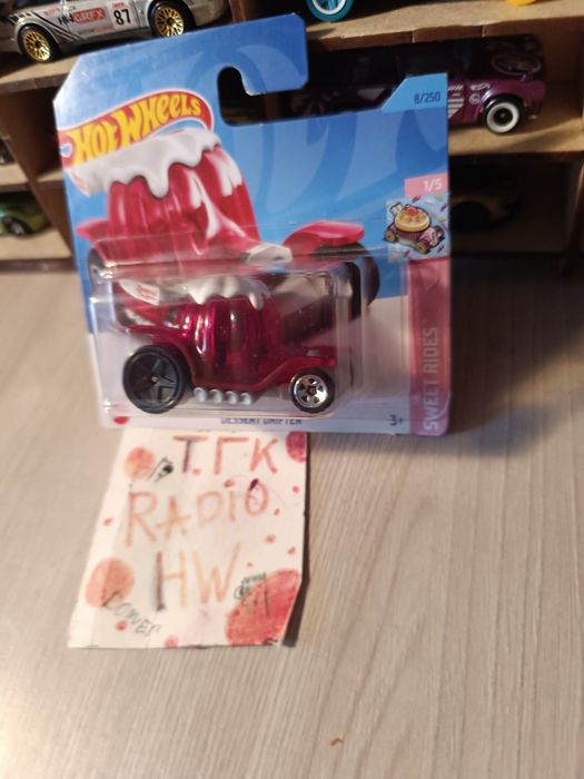 Машинка хот вилс эррор (с зоводским браком)