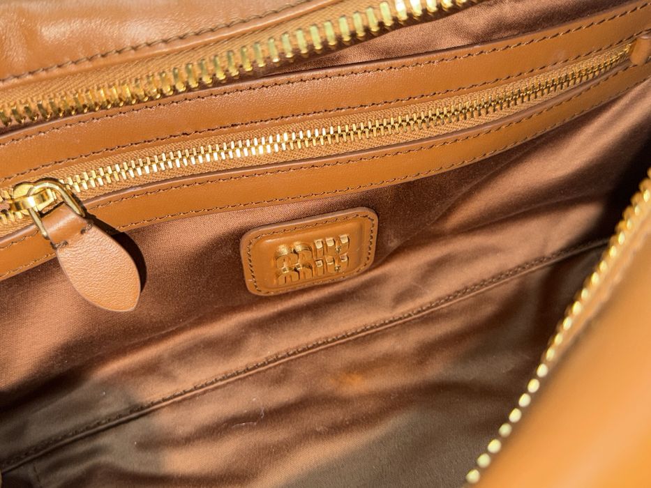 Сумка Miu Miu с сертификатом,чеком,пыльник