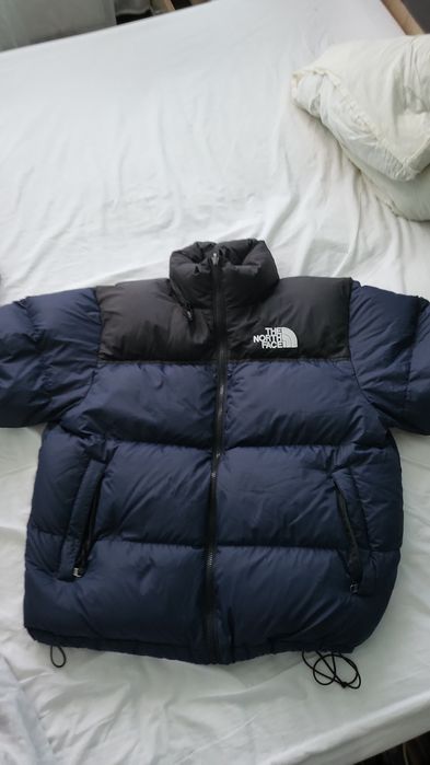 vând geaca nort face  L