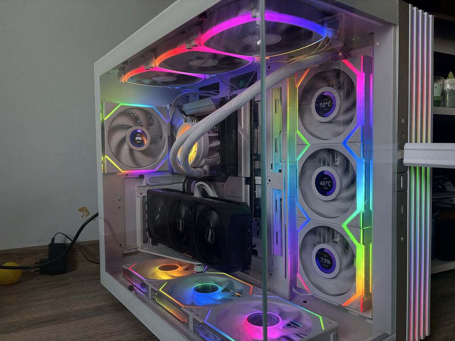 Гейминг Компютър RTX5080 7950x3d 64GB ram 2TB SSD