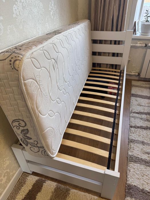 Кровать подросковая