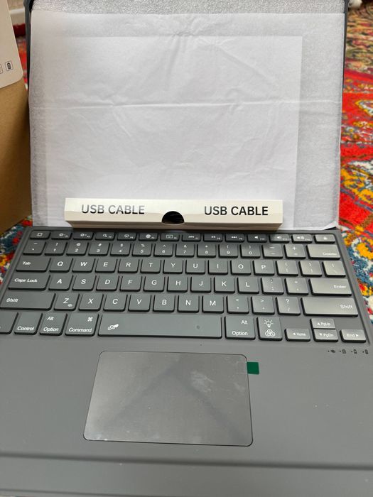 Chexol ipad pro 12,9 uchun gen-3 dan m2gacha tushadi