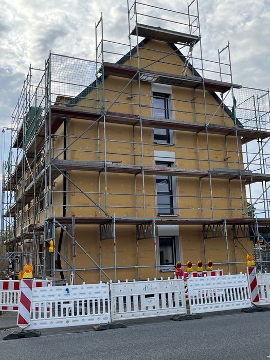 Топлоизолация и отдаване на скеле под наем