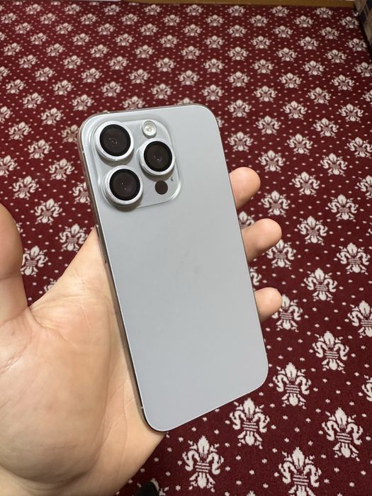 iPhone 15 pro titan