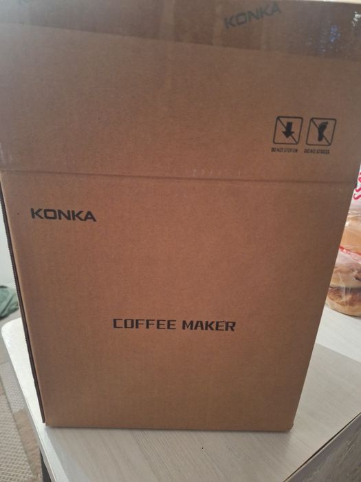 Кофеварка Konka .