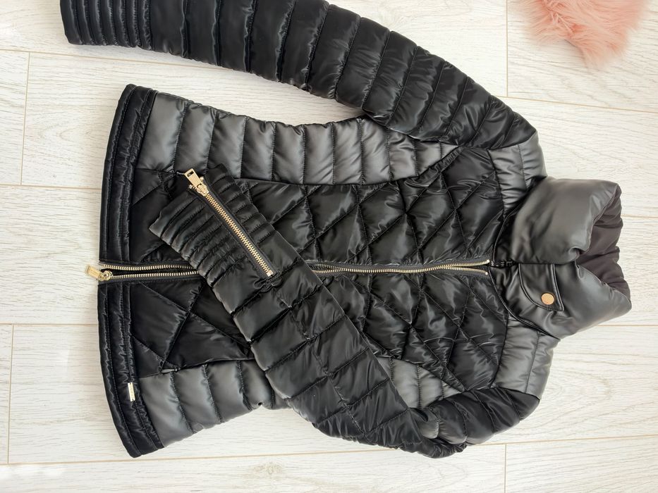 Стилно яке Guess