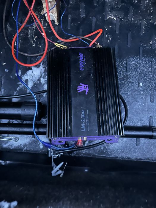 Продам усилок на саб 35000