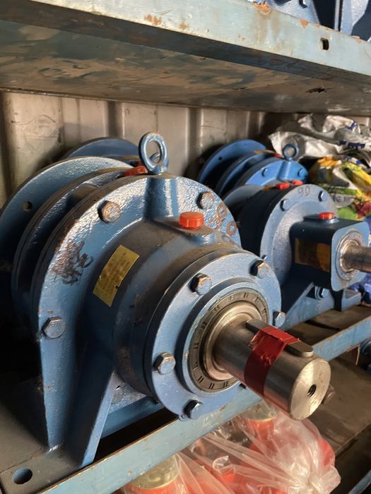 Электродвигател электродвигатель электродвигателья редуктор вибратор