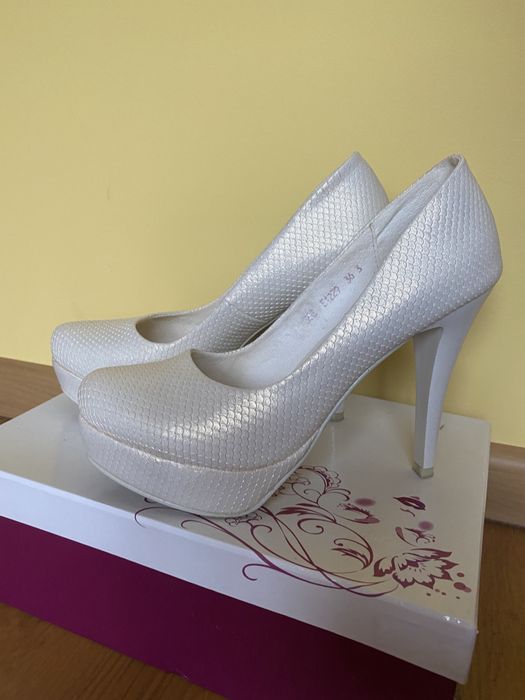 Елегантни обувки