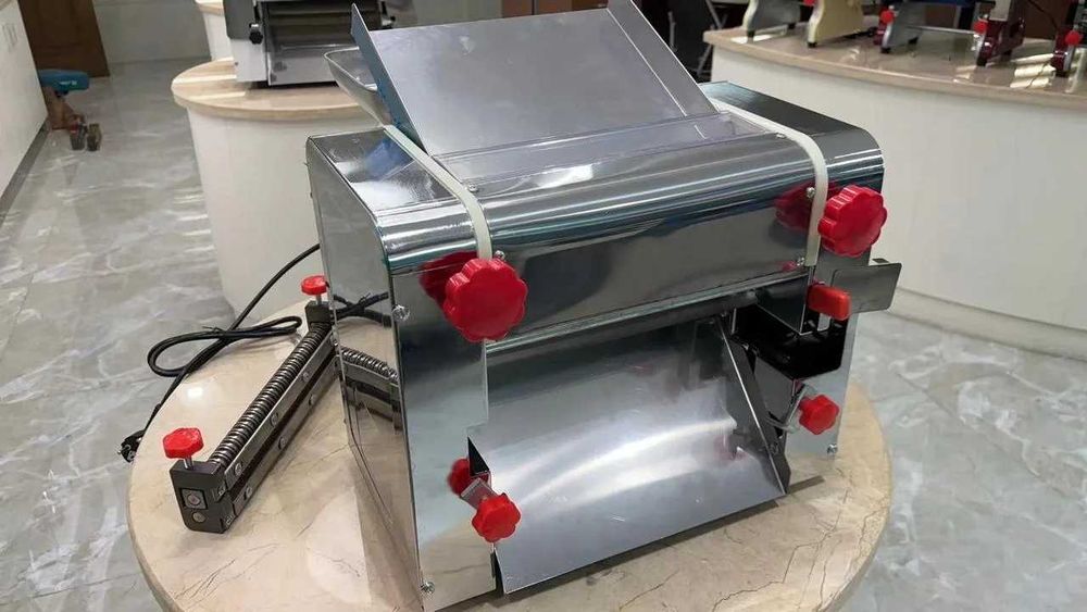 Тестораскатка,Тестораскаточная машина, Настольная 22см