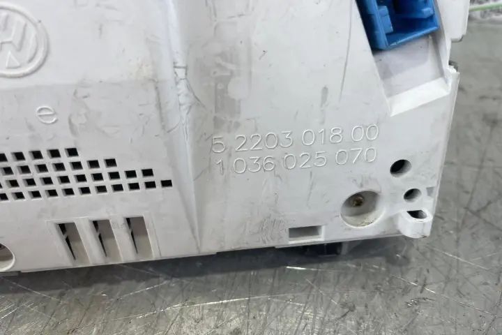 Ceasuri bord 5220301800 / 5 2203 018 00 Volkswagen VW Polo 2000