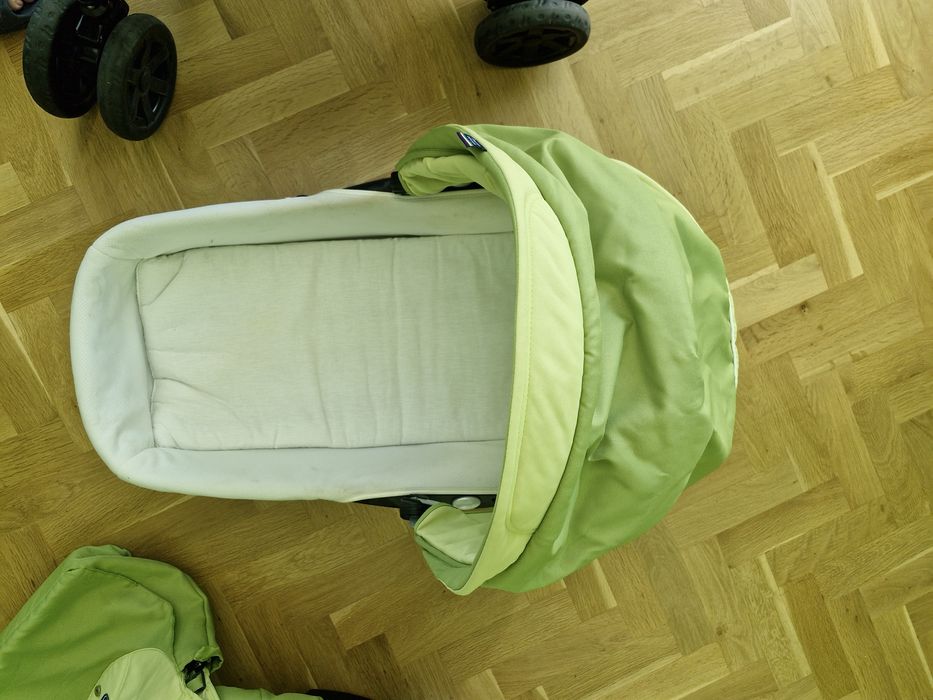 Бебешка количка на chicco 3в1