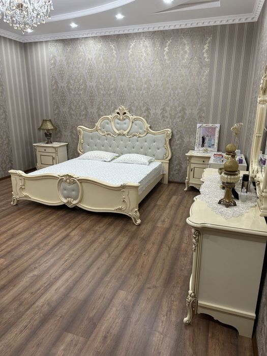Спальный гарнитур