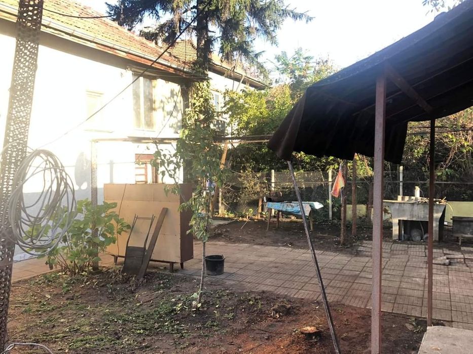 Продава се антим 1 ви 27