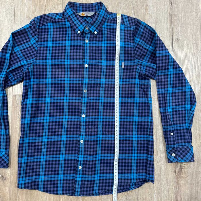 Camasa Carhartt intr-o conditie foarte buna