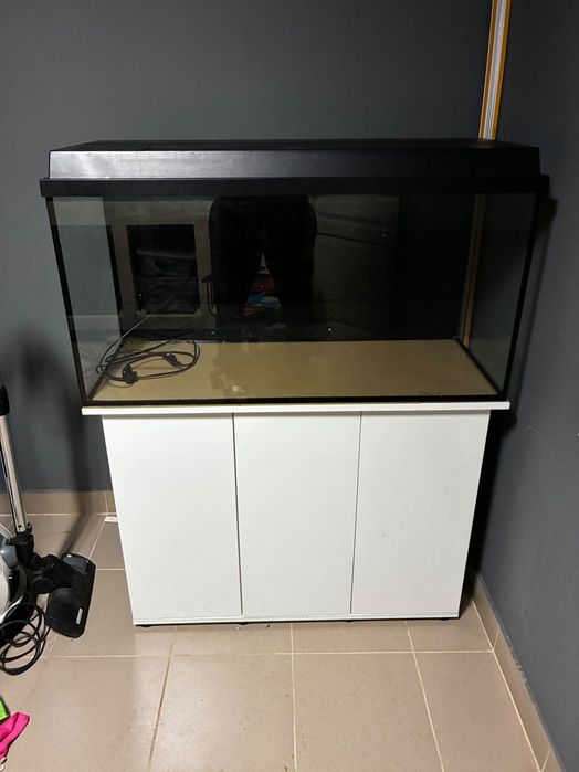 Acvariu 330l si 200l cu dulap si capac