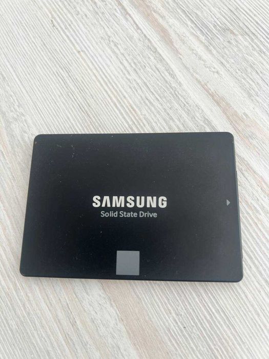 SSD Samsung EVO 500GB — здоровье 93%