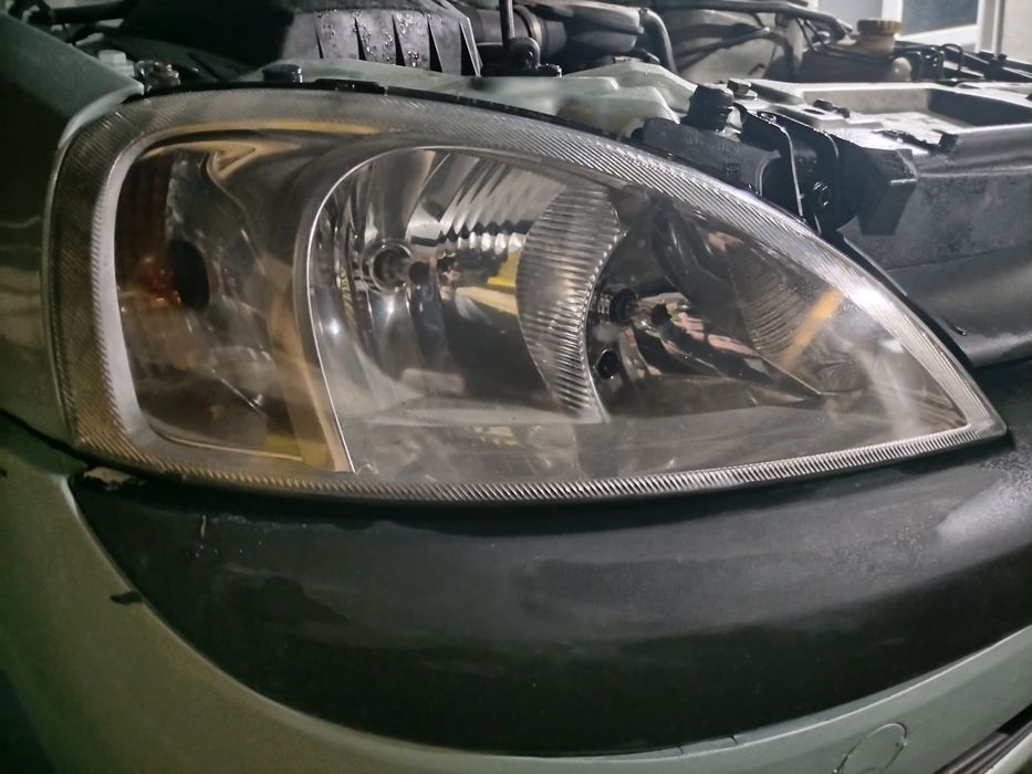 Polisare faruri cu polimer lichid