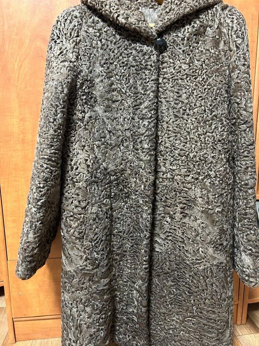 Шуба каракулевая