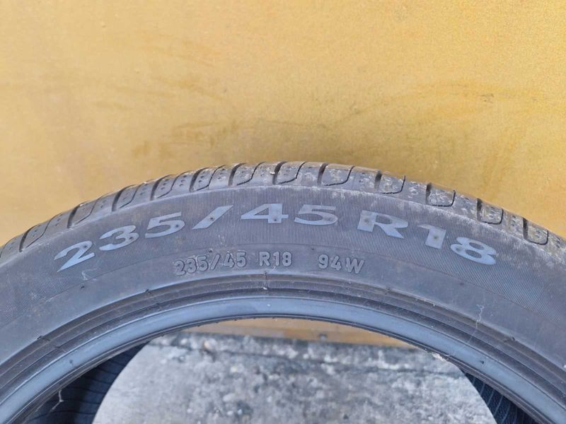 1 Pirelli R18 235/45
лятна гума 
DOT5019