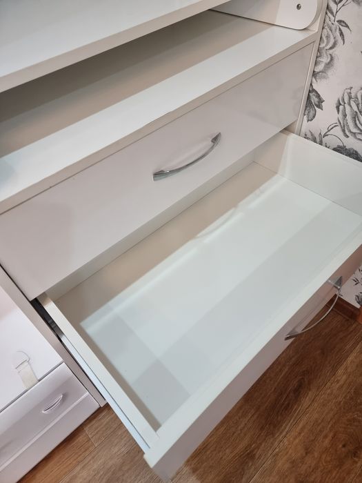 Комод с пеленальным столом.