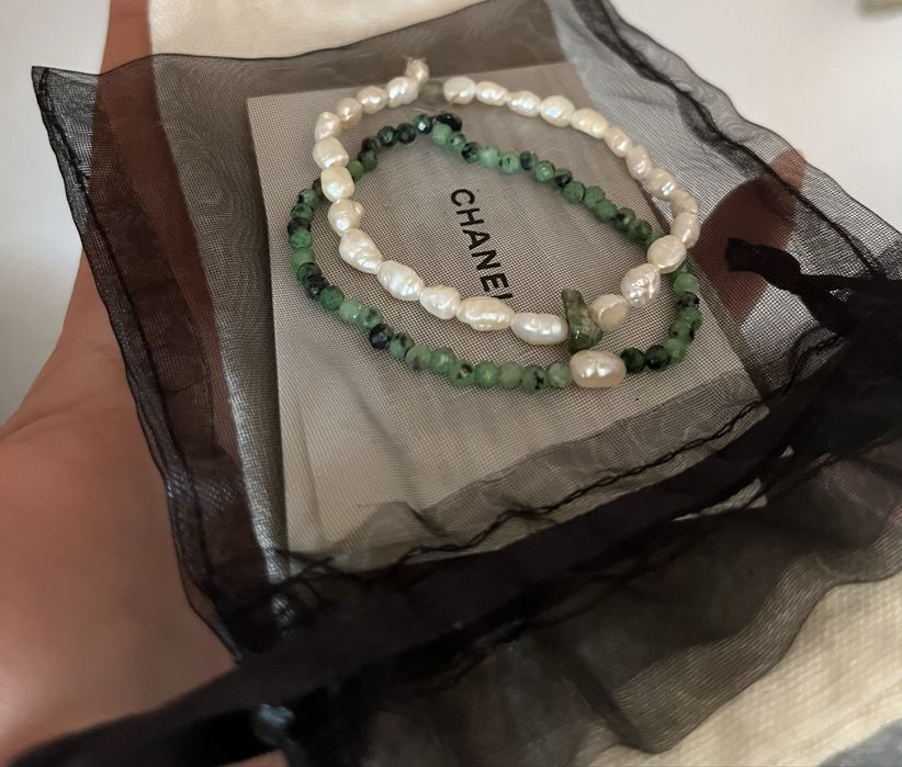 Гривни от естествени камъни