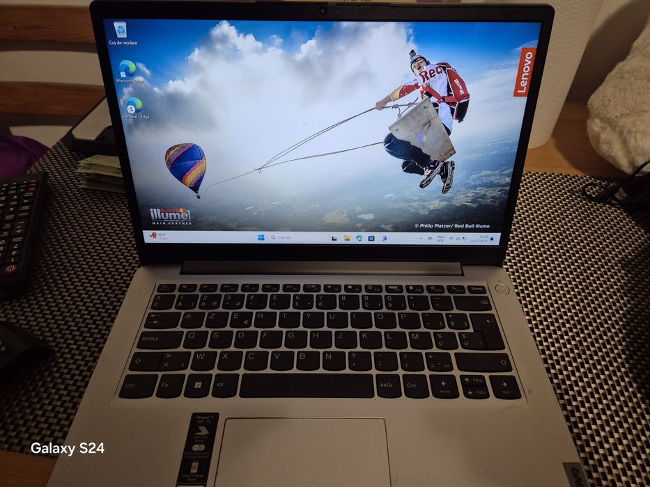 Vând urgent leptop Lenovo
