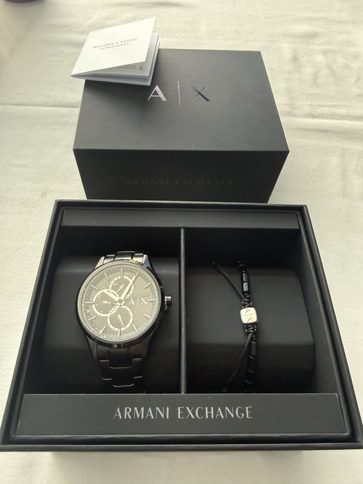 ЧИСТО НОВ комплект Armani Exchange (часовник + гривна
