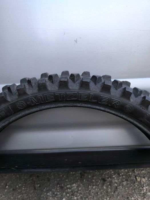 Кросова гума metzeler 90/90/21