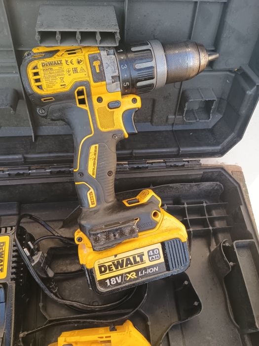 Filetanta dewalt dcd796 set cu 3 baterii,încărcător rapid și cutie