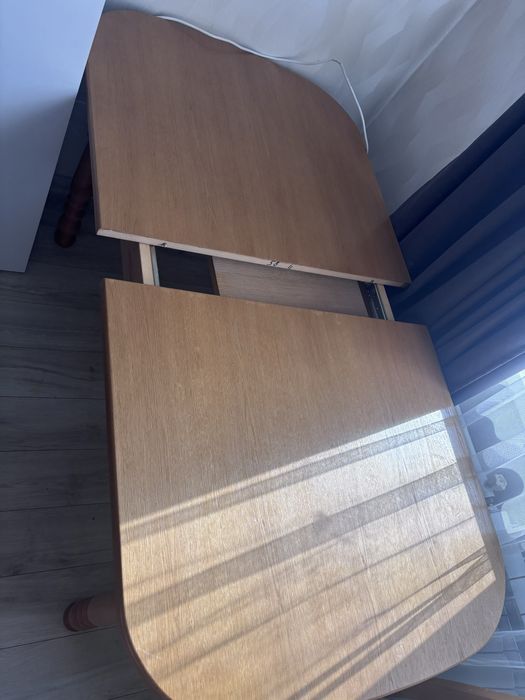 Продам стол дерево