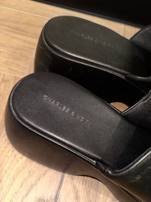 Босоножки Charles & Keith