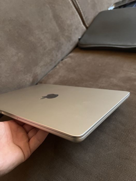 Macbook Air M2 Перфектен
